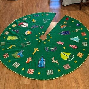 68” across Custom Vintage Christmas Tree Skirt Felt/Sequined, Handmade